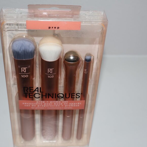 Real Techniques Prep + Prime 4-Pc Brush Set – NEW - Picture 2 of 4